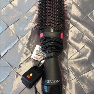 Revlon One Step Volumizer Hairdryer Brush